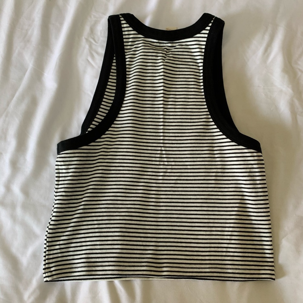 Crop top - Picture 2 of 3